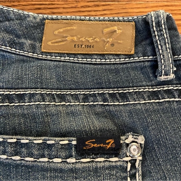 🛍️3/$30 7FAM (7 For All Mankind) women’s flared  jeans in size 8 - Picture 4 of 16
